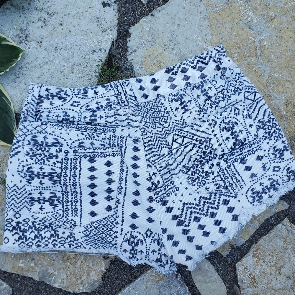 BULLHEAD Denim Tribal Pint size 5 high rise shorts